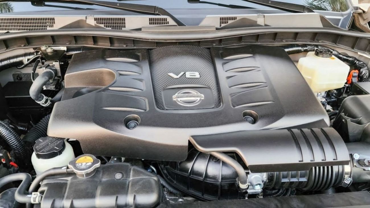 نيسان باترول LE Platinum / V 8 / GCC Specs / Single Owner / Under Warranty