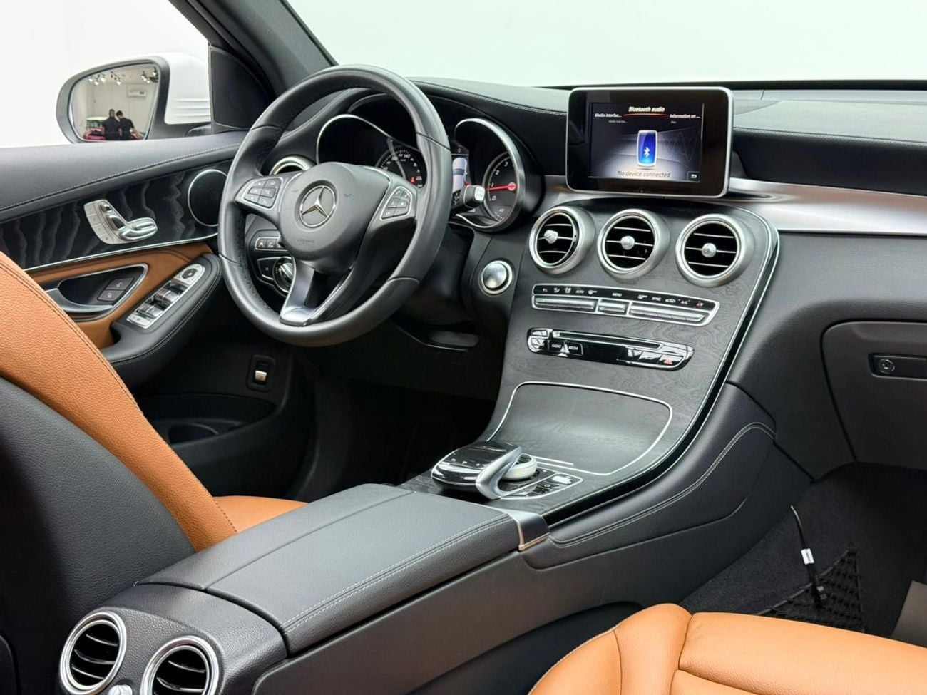 مرسيدس بنز GLC 250 2018 Mercedes-Benz GLC 250 4MATIC, Service History, Well Maintained, GCC