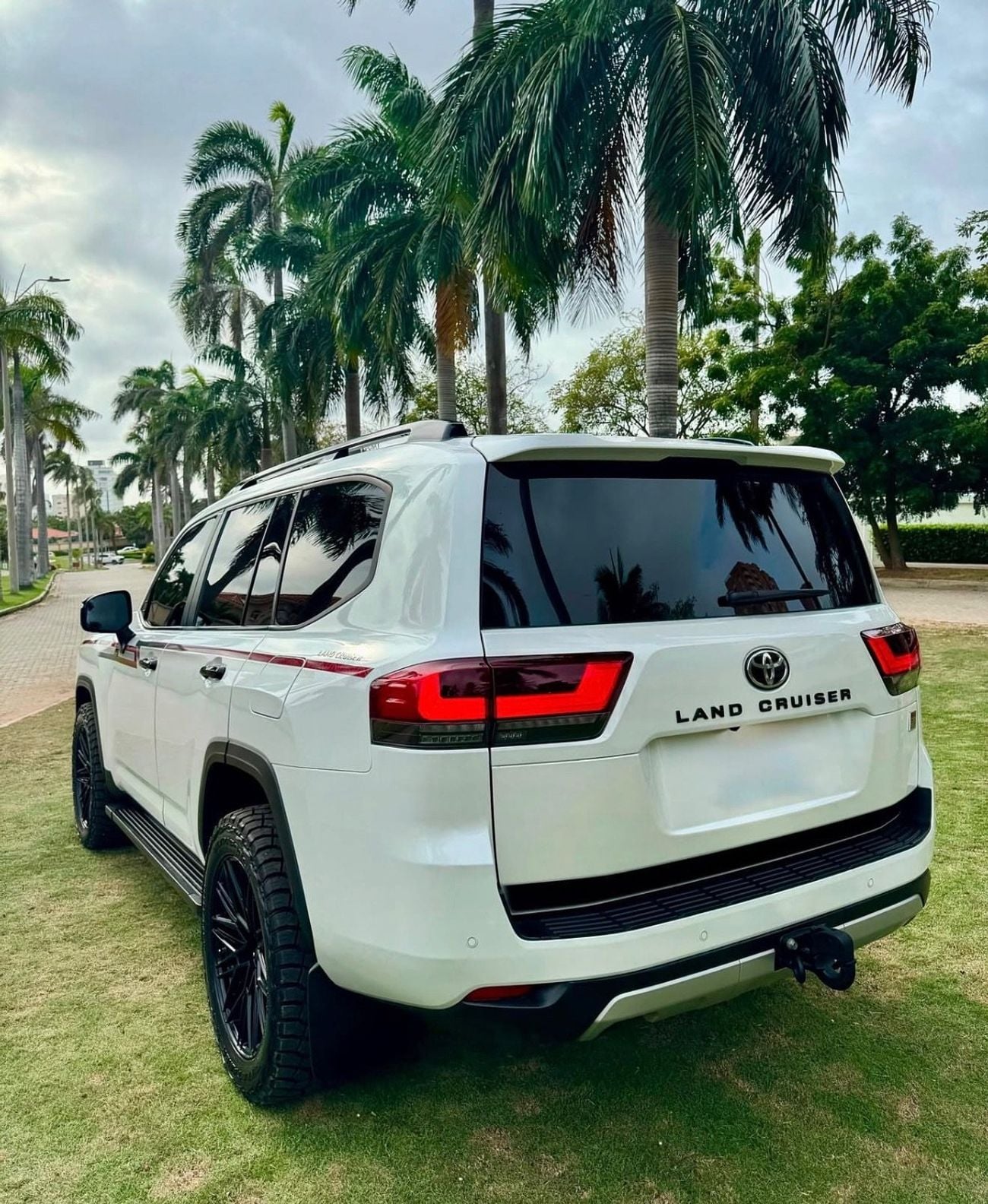 تويوتا لاند كروزر GR SPORT لاندكروزر GR-Sport 2022، محرك 3.5 لتر V6، مقود يسار، كاملة المواصفات