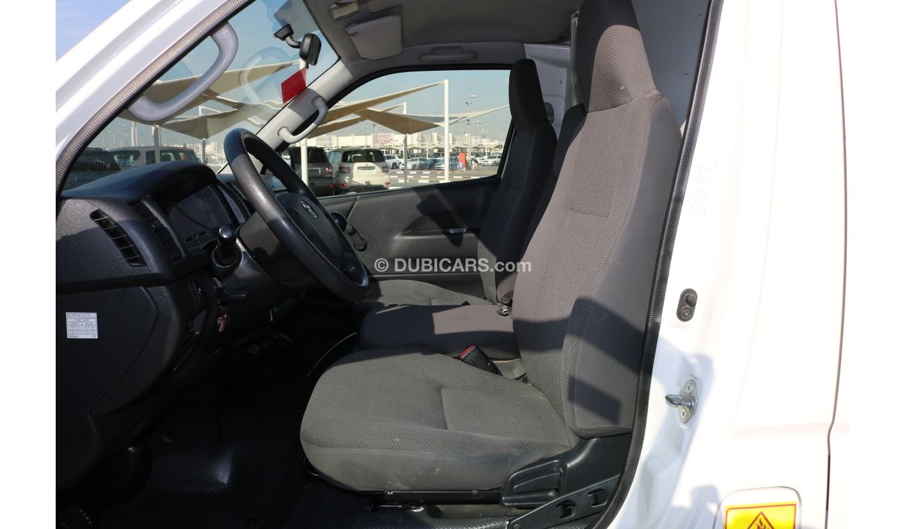 Toyota Hiace CHILLER  VAN