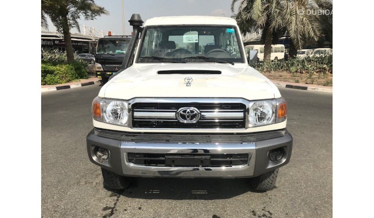 Toyota Land Cruiser Semi Long Wheel Base 4.5L Diesel LX