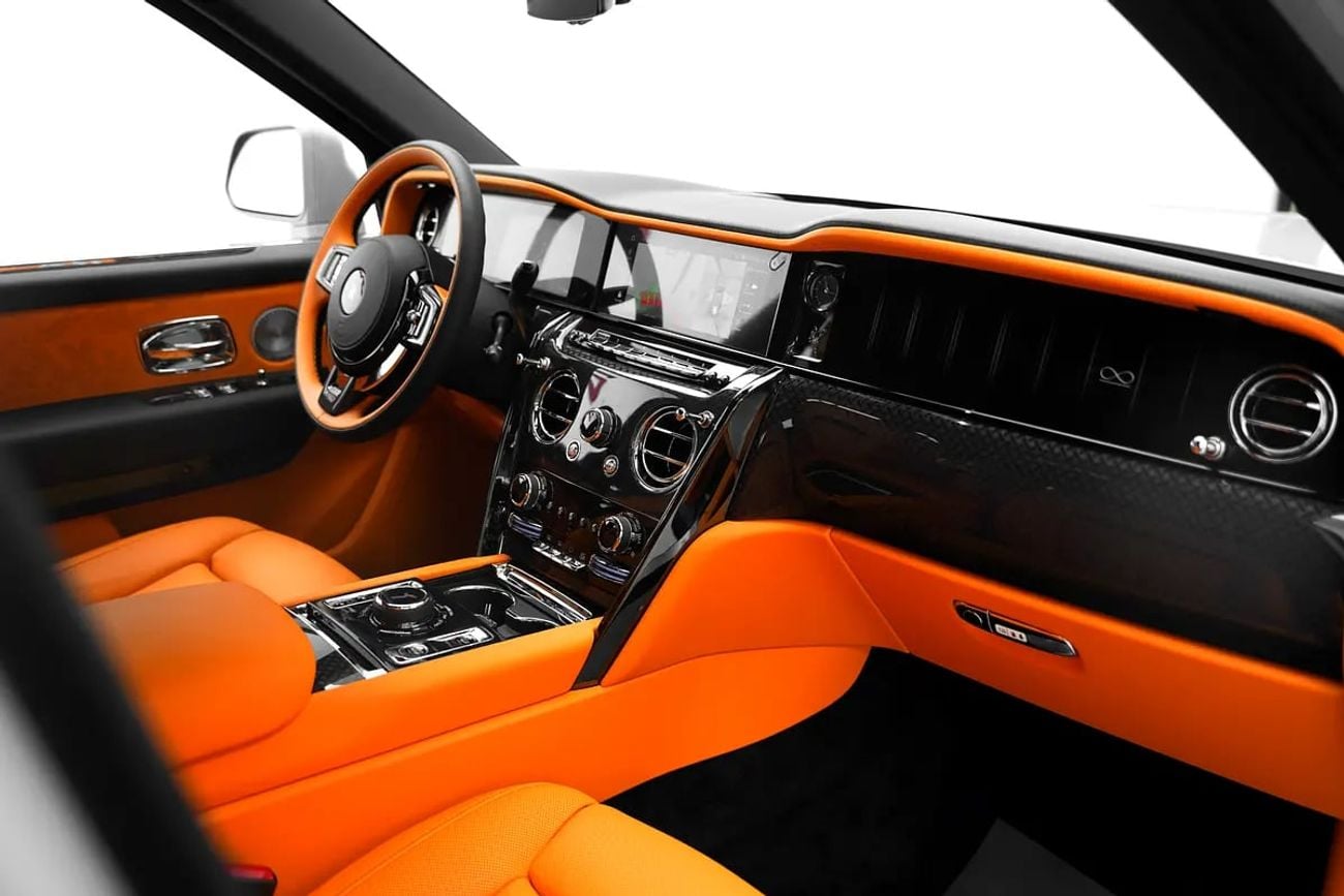 Rolls-Royce Cullinan BLACK BADGE WITH WARRANTY AND SERVICE CONTRACT