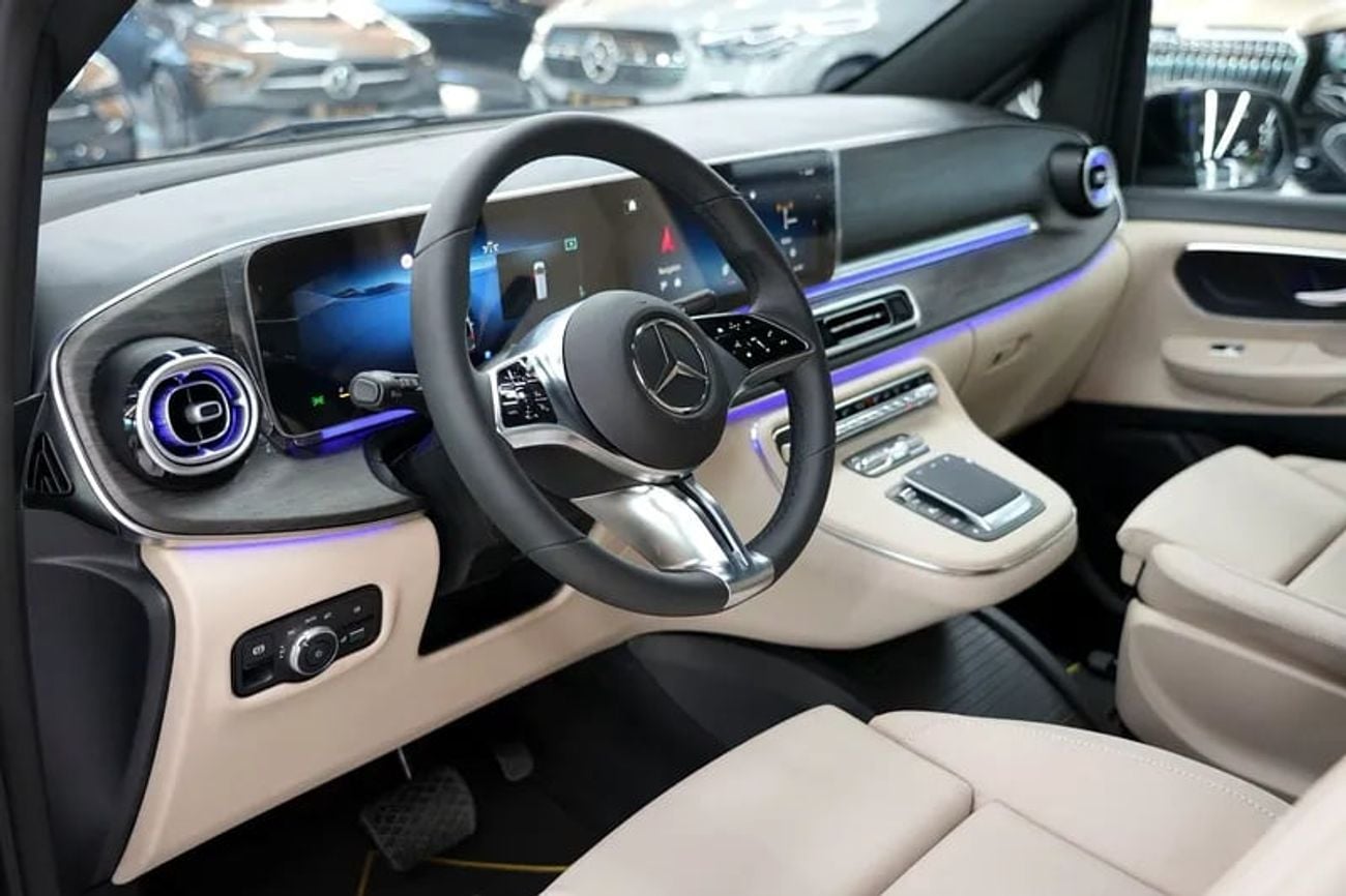 Mercedes-Benz V 300 Mercede-Benz V 300 AVANTGARDE | GCC 0km | Agency Warranty | 360 View | 64 colors Ambeint Lights
