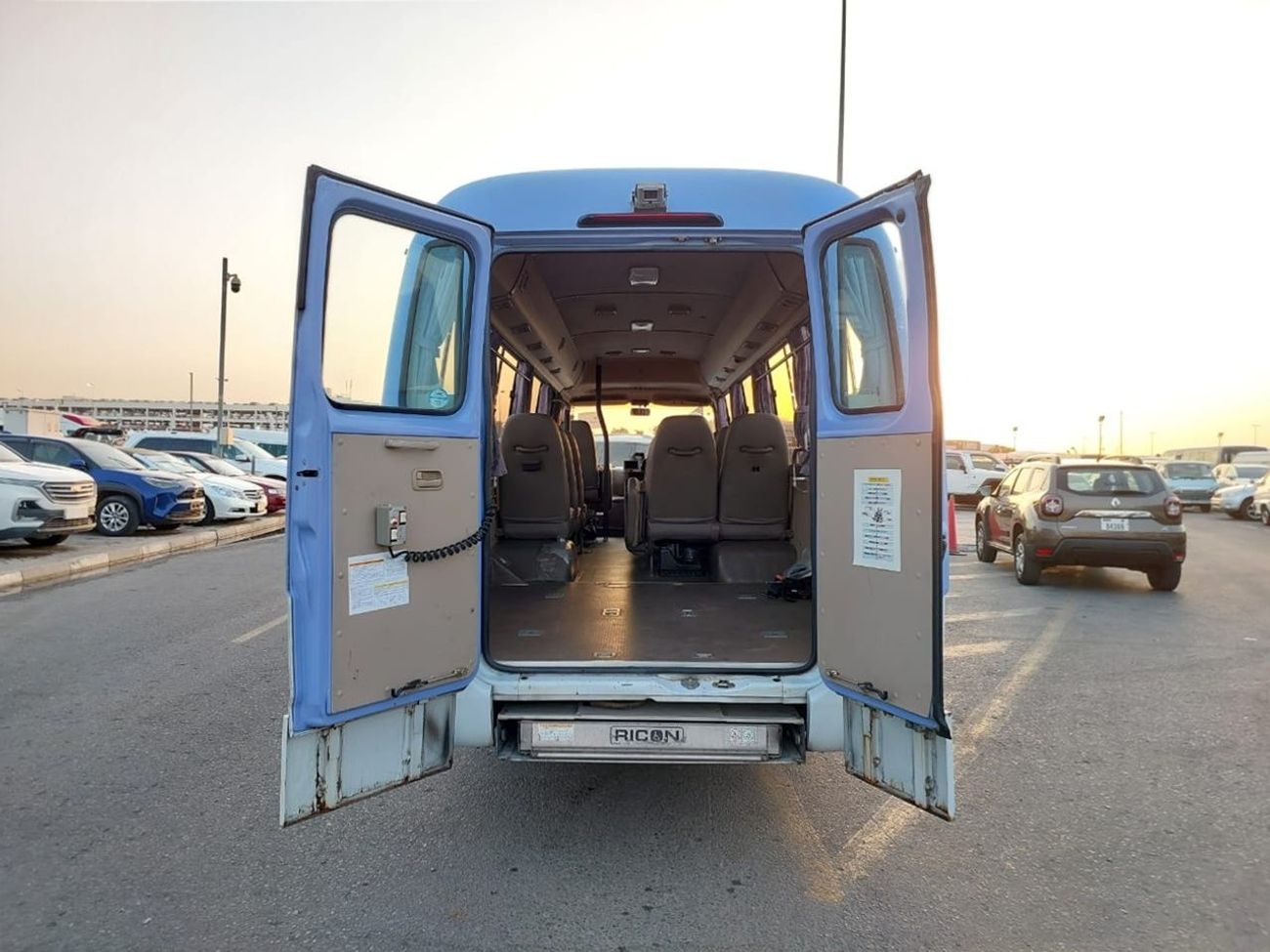 Toyota Coaster TOYOTA COASTER BUS RHD 1997 MODEL 4.1 L DIESEL AUTOMATIC(PM02631)