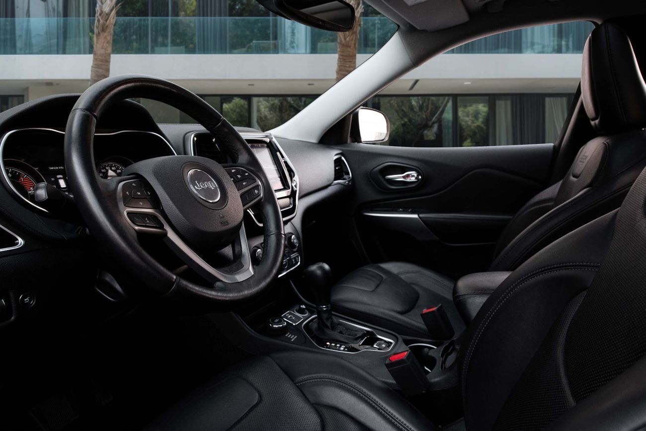 جيب شيروكي LIMITED 4X4 | 1,234 P.M  | 0% Downpayment | IMMACULATE!