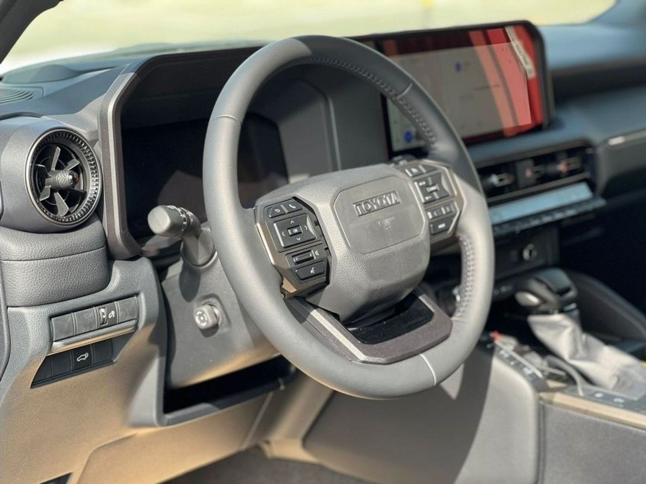 تويوتا برادو 2.4L PETROL FULL OPTION 2024