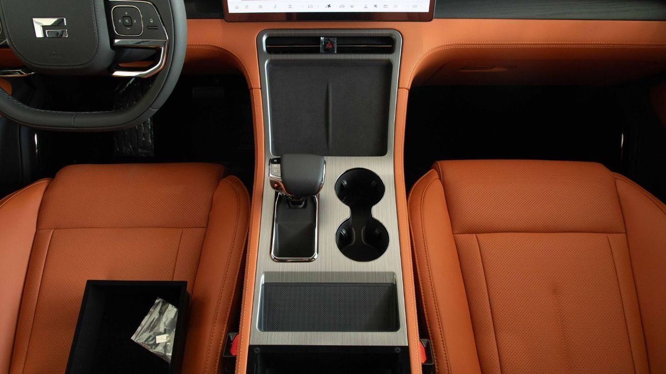 ROX 01 PRESTIGE VIP 7 seats 1.5L PLUG-IN LONG RANGE FOR LOCAL