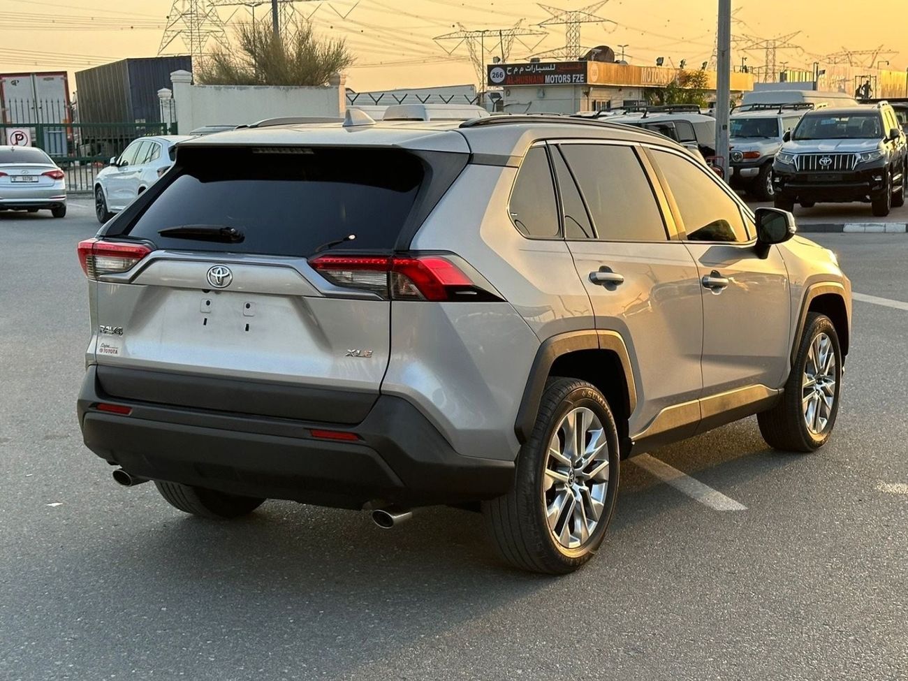 تويوتا راف ٤ XLE