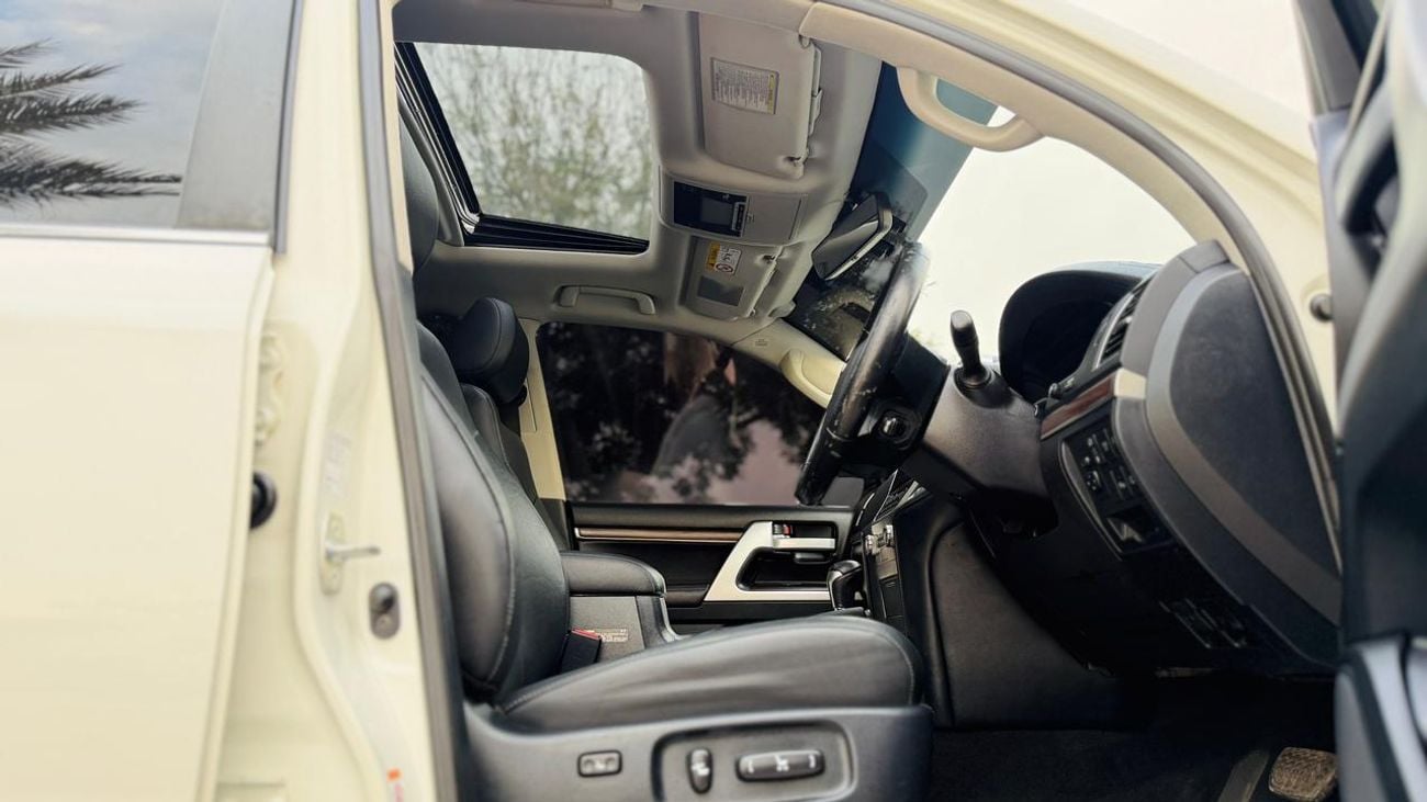 Toyota Land Cruiser 2019 | 4.5L DIESEL | AT | RHD | HEAVY BULL BAR WITH LED FOCUSED LIGHTS | PUSH START ENGINE | REAR CL