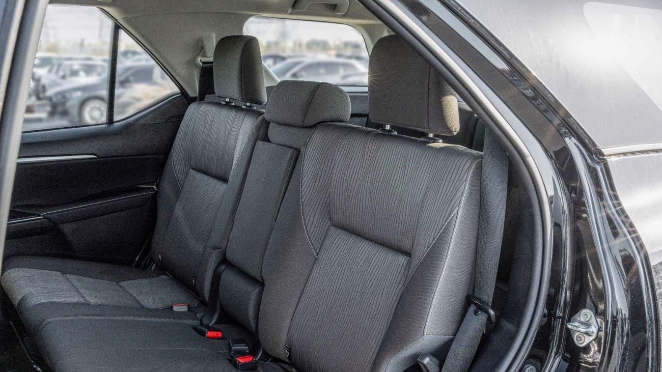 تويوتا فورتونر EXR 2026 Toyota Fortuner GX 2.7L AT Petrol 4WD (Black-Black)
