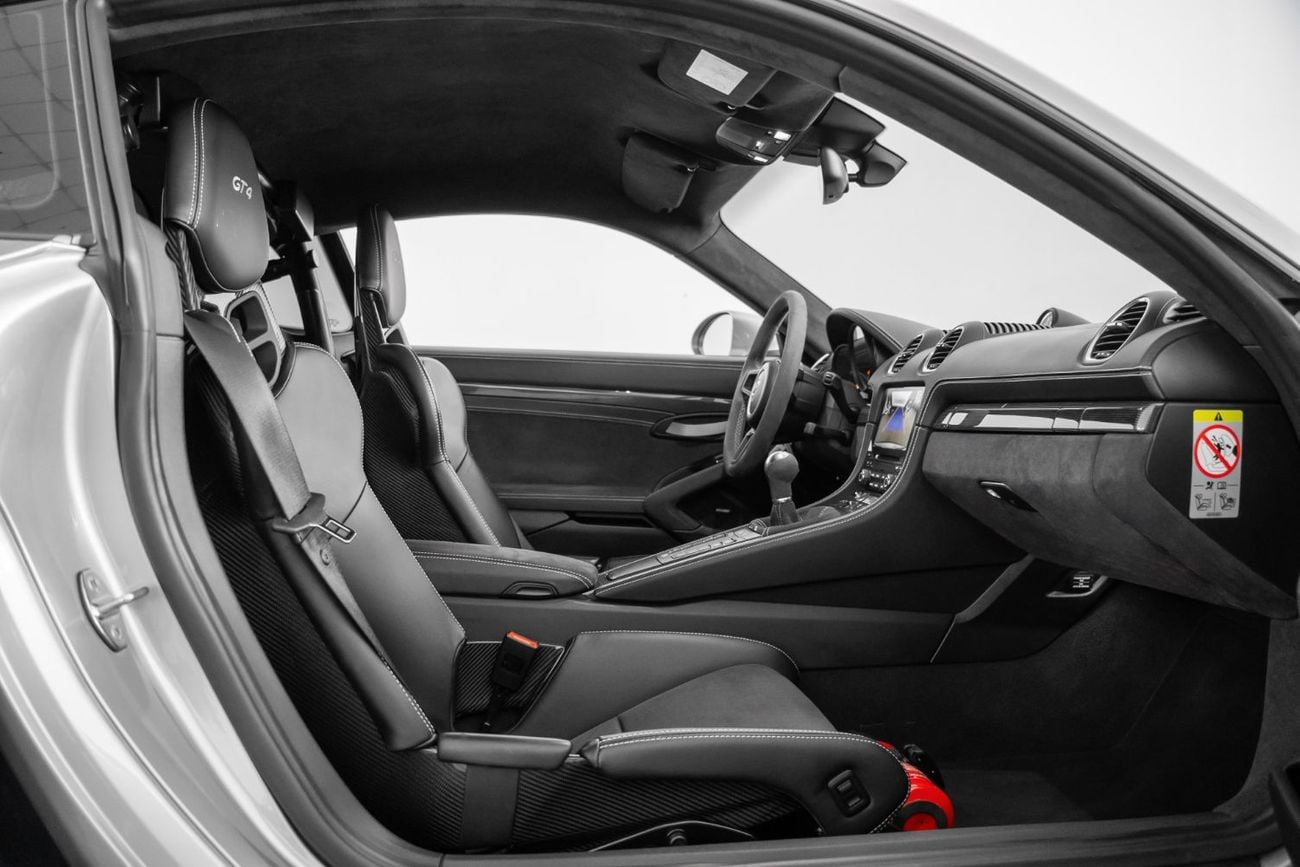 Porsche 718 Cayman GT4 4.0L (414 HP) M/T