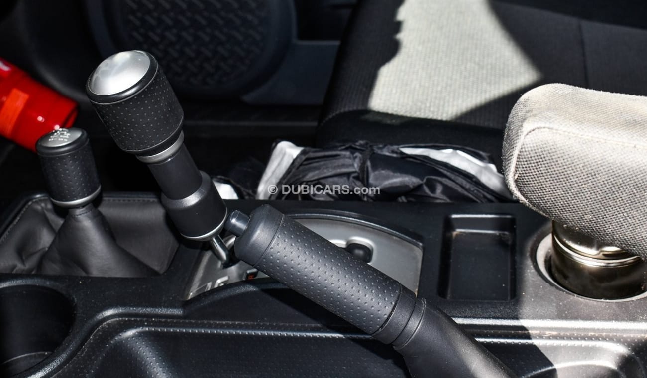 تويوتا إف جي كروزر GXR