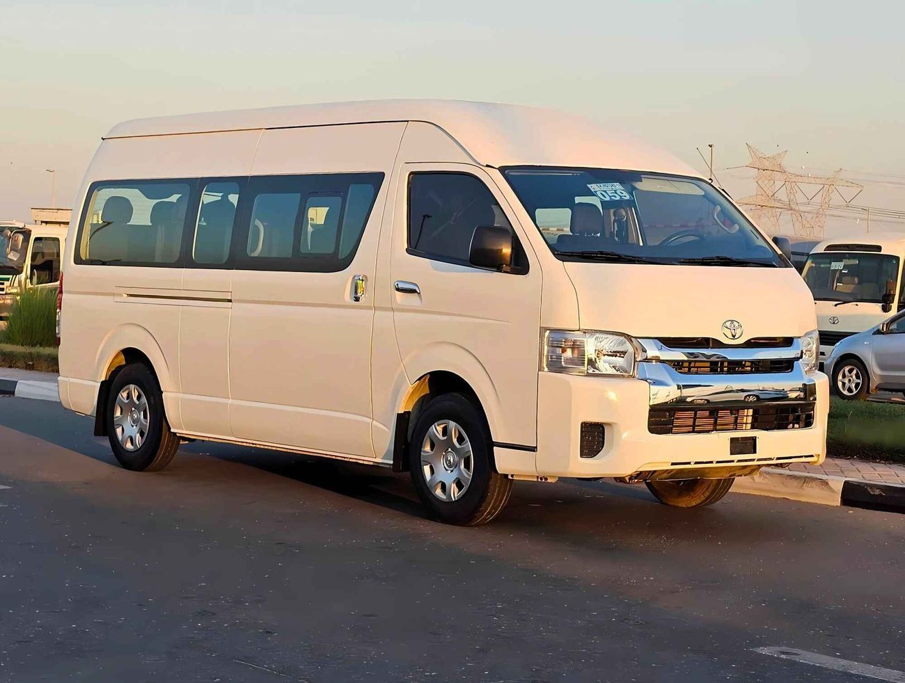 Toyota Hiace HIGHROOF/ PATROL MANUAL/ PASSENGER/ OLD SHAPE/ EXPORT ONLY/ LOT# 102310