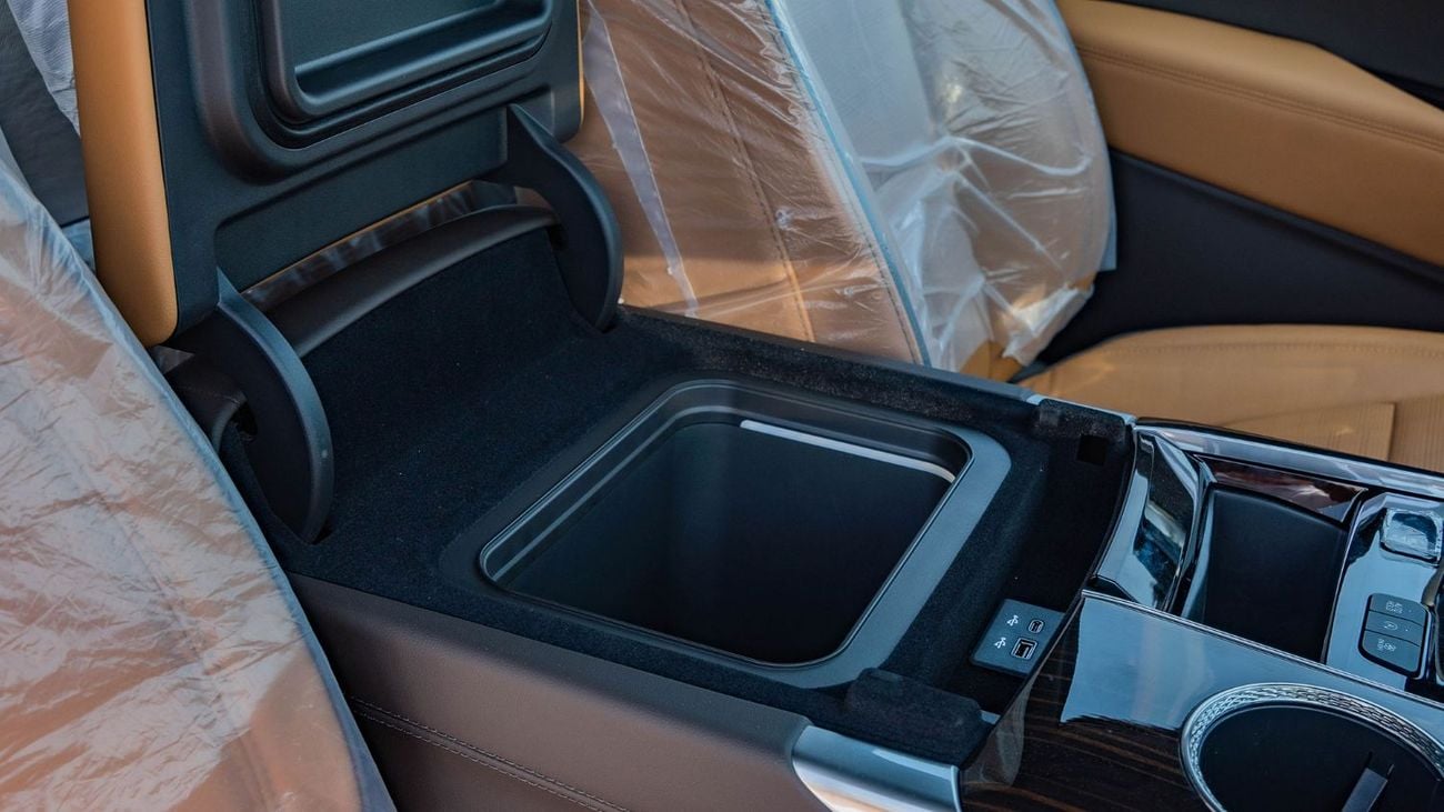 كاديلاك إسكالاد 2026 Cadillac Escalade Premium Luxury 6.2L V8 AT Petrol