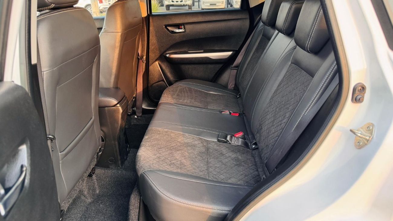 Suzuki Vitara PANORAMIC SUNROOF | CROSSOVER | 1.4L PETROL ENGINE | AT | RHD