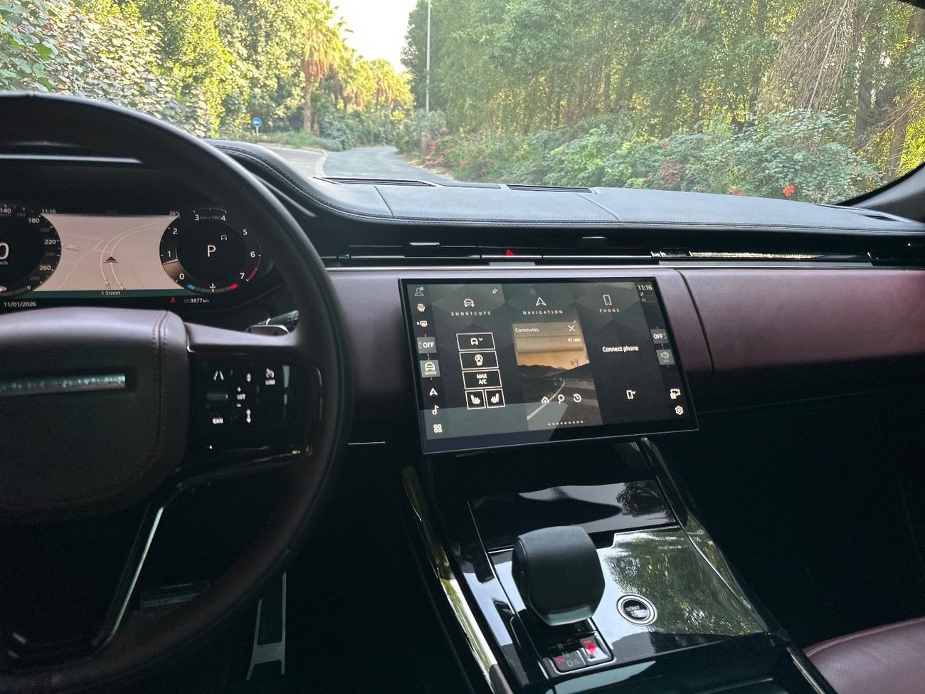 Land Rover Range Rover Sport Dynamic SE P360 | 2025 | GCC Specs | 3.0L V6 355 HP | Full Option | 3000 KM | Like New