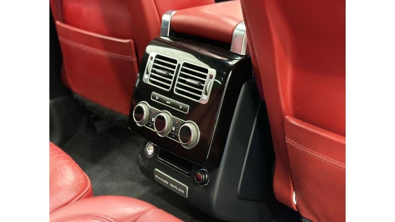 Land Rover Range Rover 2015 Land Rover Range Rover Vogue SE Supercharged, Full Service History, Excellent Condition, GCC