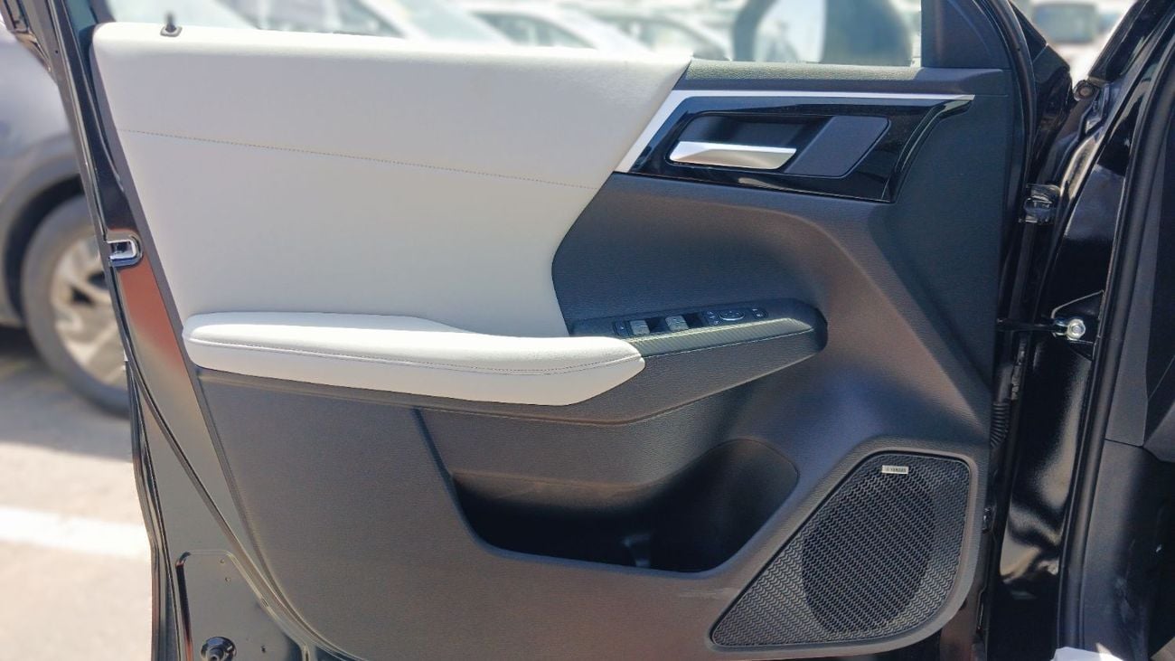 ميتسوبيشي آوتلاندر H Line 2.5L Petrol 4WD 2026YM