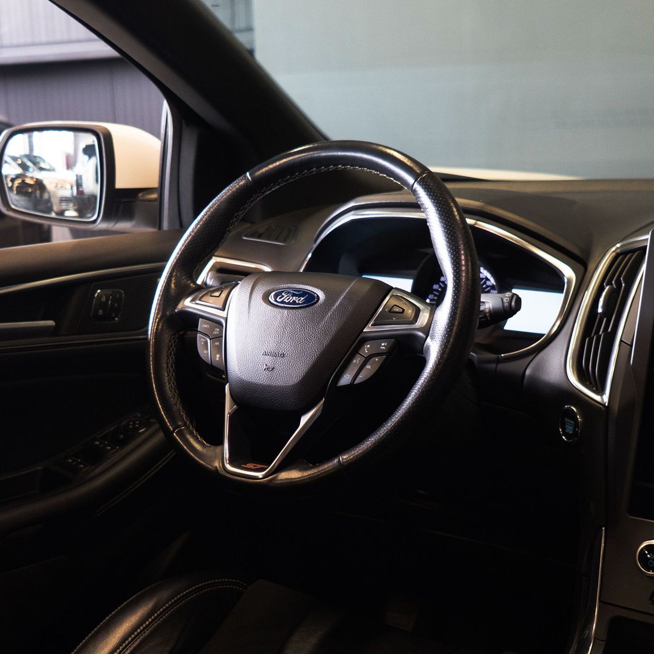 Ford Edge ST AED 1,724 pm  • 0% Downpayment • Ford Edge ST • 1 Year Warranty