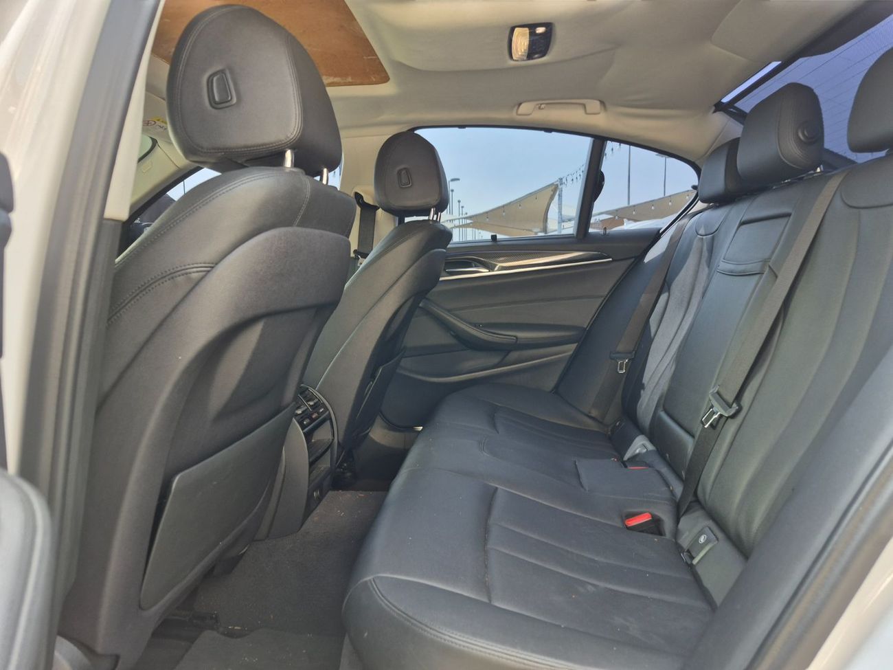 BMW 530i Luxury 2.0L