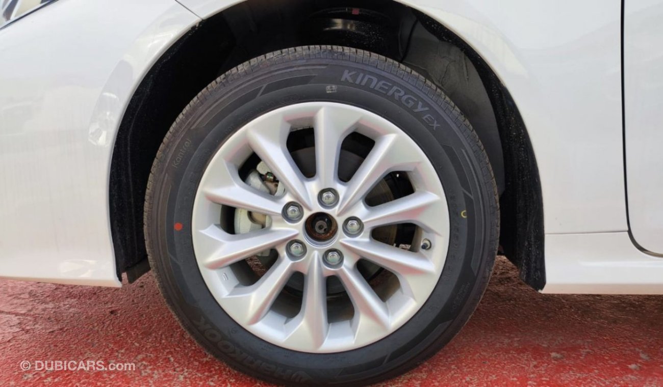 Toyota Corolla 2023 Hyprid 1.8L petrol 4X2 FWD White color