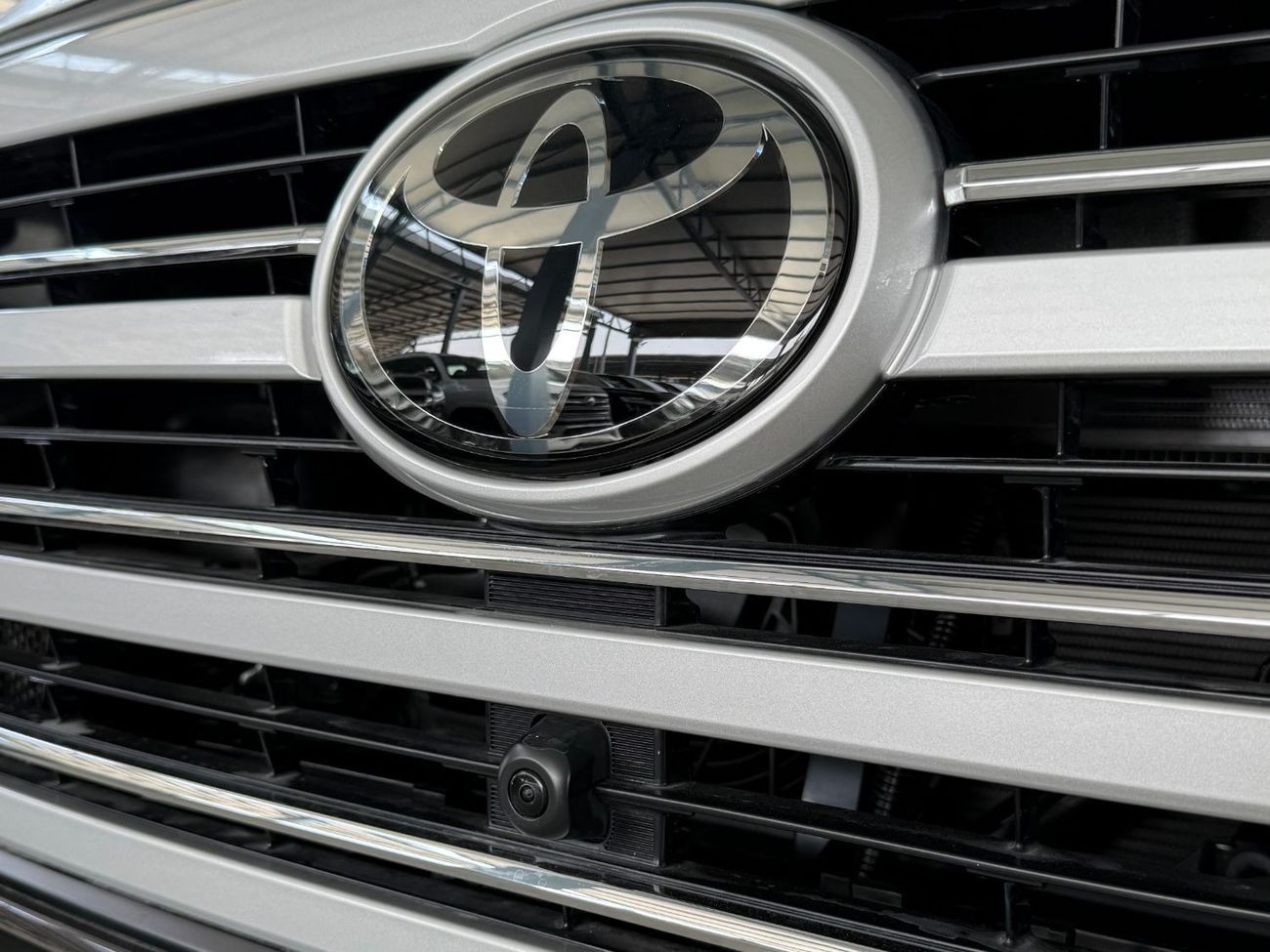 Toyota Land Cruiser VXR 3.5 HYBRID TWIN TURBO **التصدير فقط خارج الخليج**EXPORT ONLY**