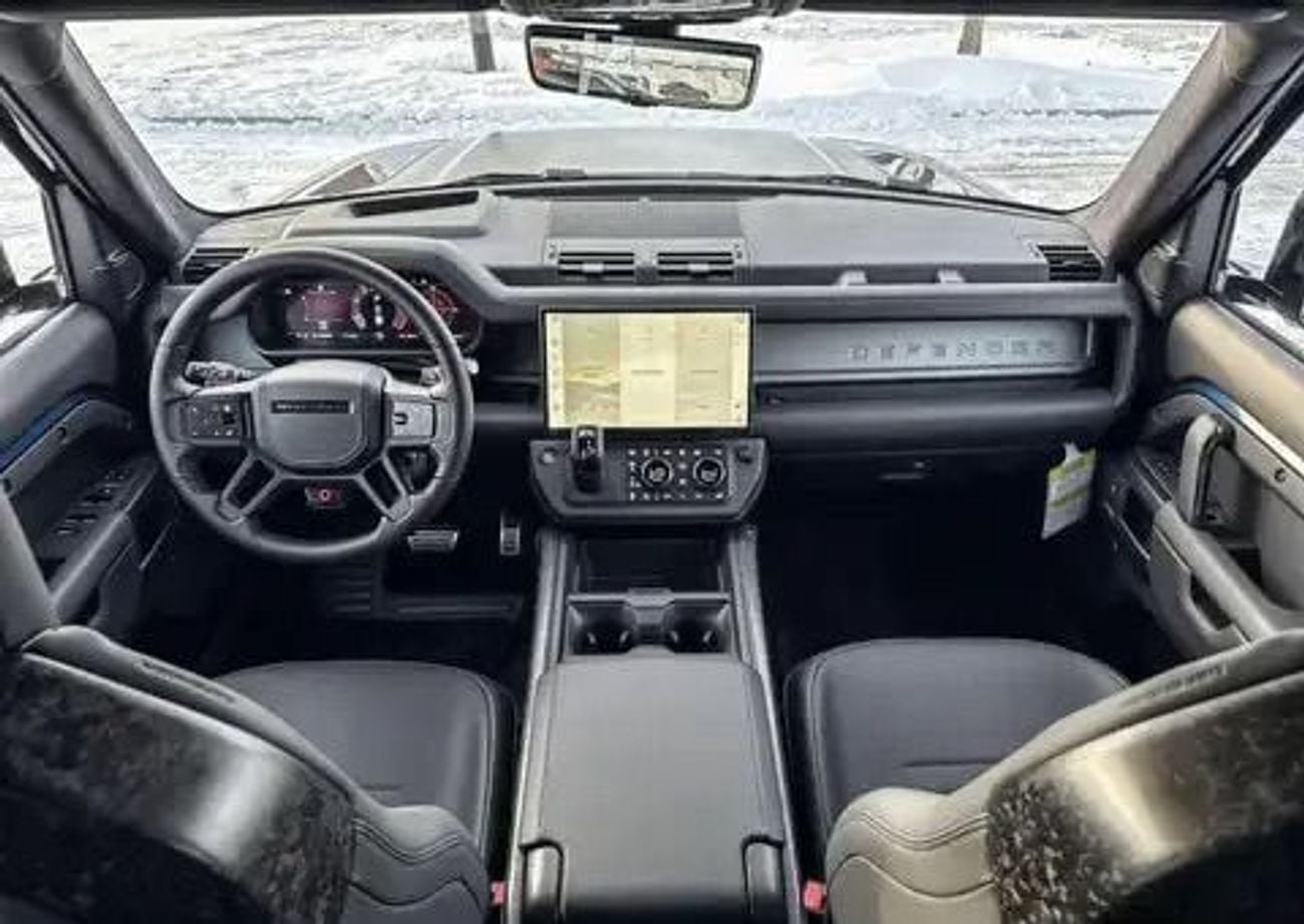 لاند روفر ديفندر 110 635 OCTA V8 2026