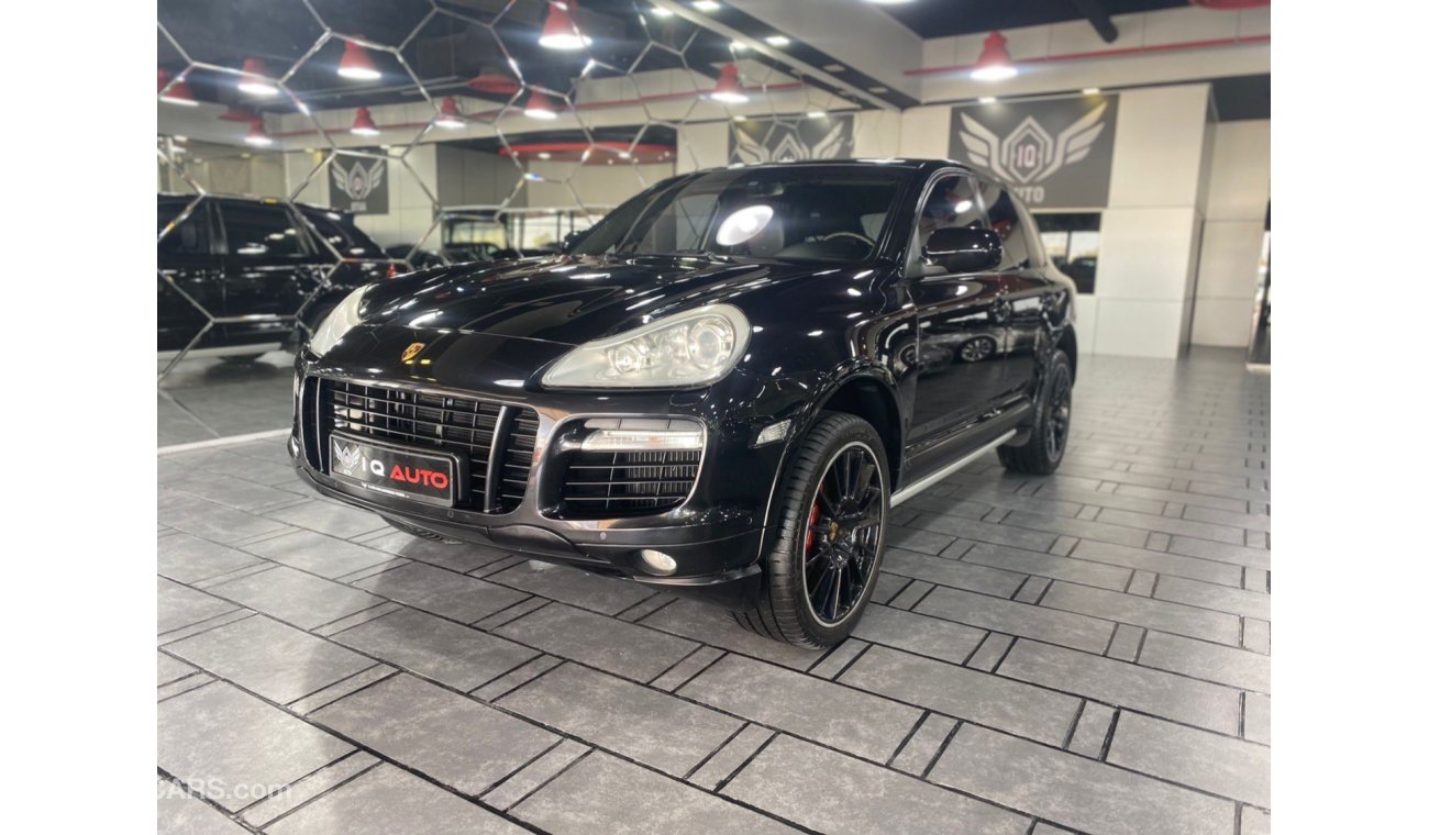 Porsche Cayenne Turbo TURBO 4.8L V8