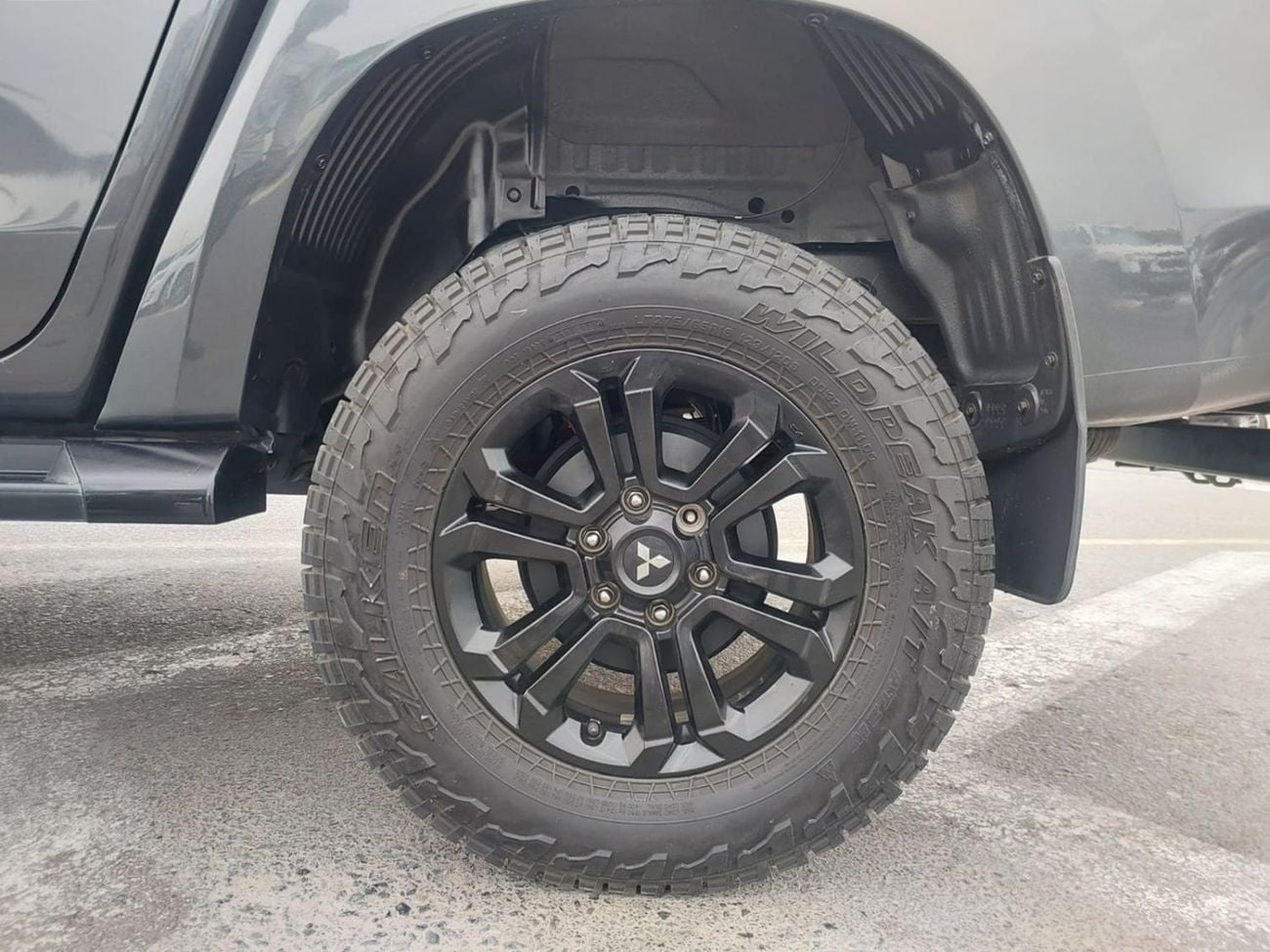 ميتسوبيشي تريتون MITSUBISHI TRITON PICKUP RHD 2020 MODEL 2.4 L DIESEL AUTOMATIC(PM04983)