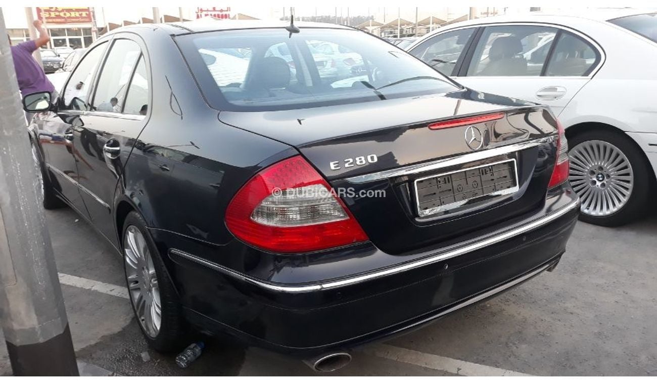 Mercedes-Benz E 280 2009 Gulf Specs Full options panorama DVD