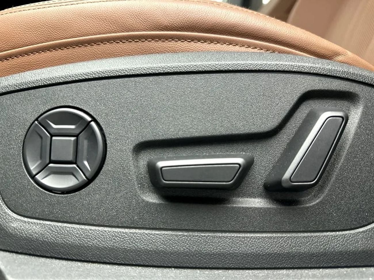 Audi etron advanced 55 quattro 408hp (Ref# 019453) ** Night package **