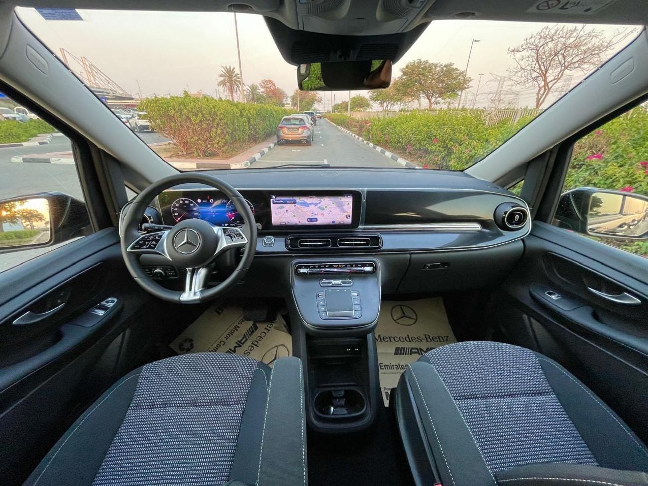 Mercedes Benz V300 AVANTGARDE 5 years Warranty 2025 GCC