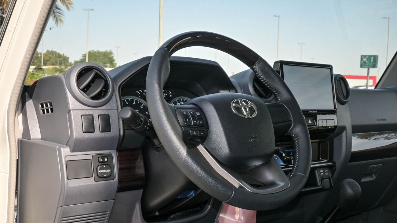 تويوتا لاند كروزر 70 ECTAGR015 - 2025 Toyota LC76 5 Doors Hardtop - 4.0L Petrol Manual - White