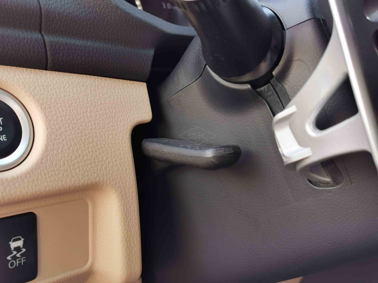 Mitsubishi Montero 3.0L Petrol, 18" Rims, Sunroof, Push Start, Back Sensor, Bluetooth, Fog Lights, CD-USB(CODE # MSP01)