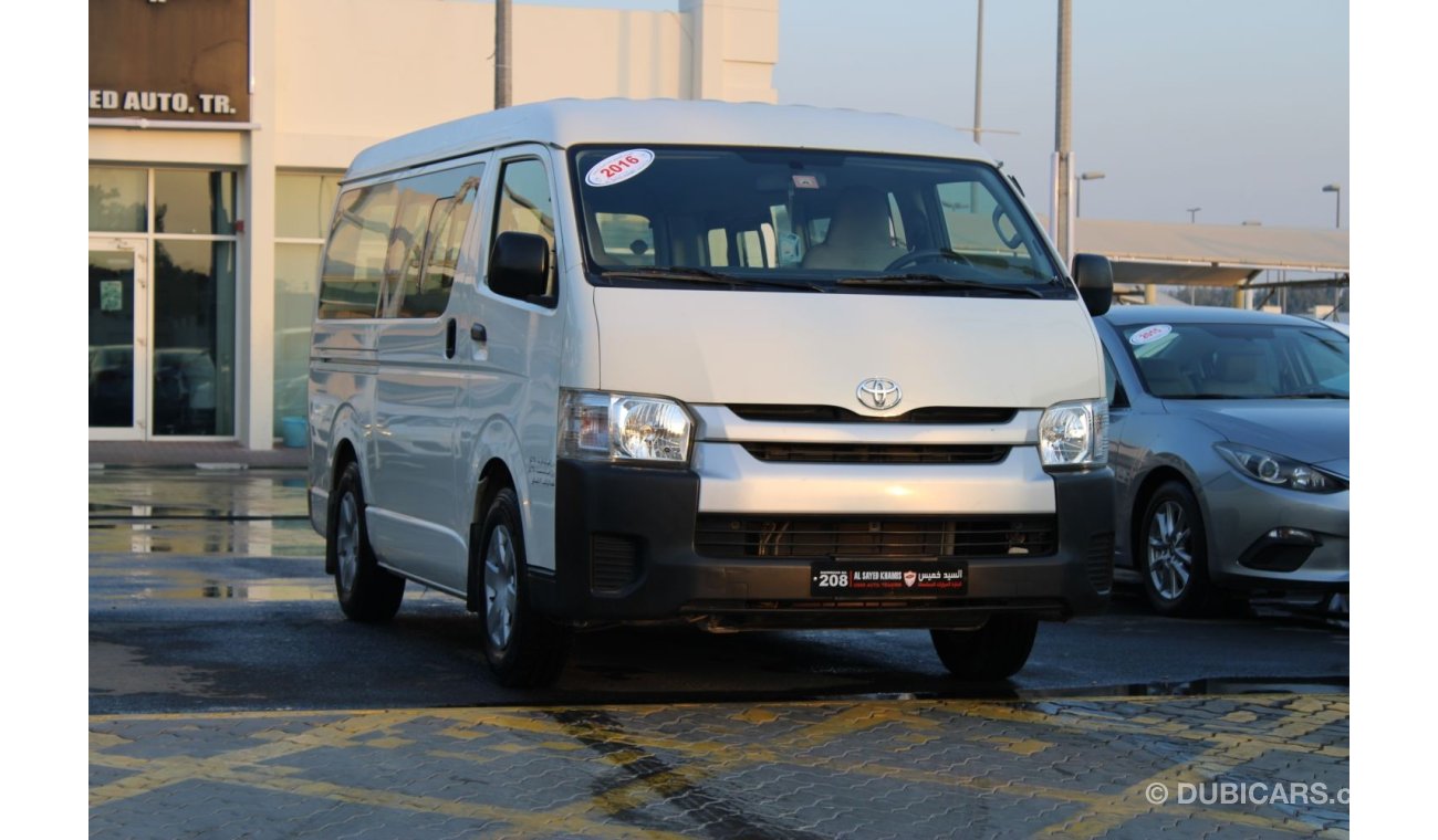 Toyota Hiace Toyota Hiace Mid Roof 2016 GCC in excellent condition, without accidents, very clean from inside and