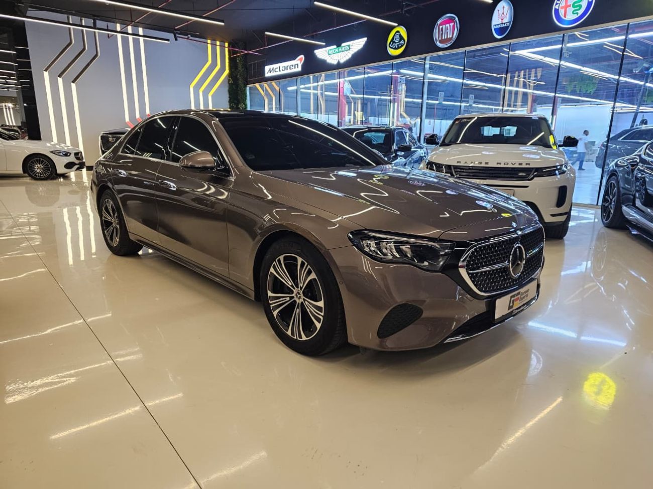 مرسيدس بنز E200 2.0L