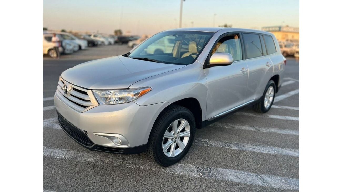 Toyota Highlander 2012 TOYOTA HIGHLANDER 4 CYLINDER - 2.7L I-4 DOHC, VVT, 187HP  7 SEATER LEATHER SEATS