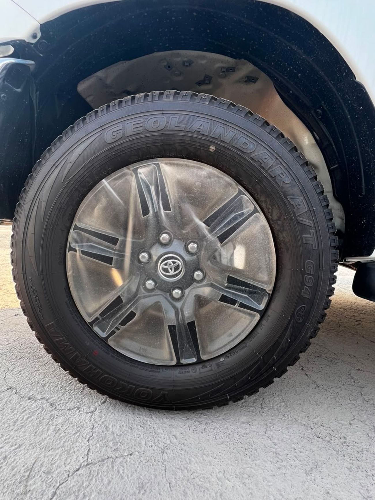 Toyota Hilux SR5 (NON GCC) Toyota Hilux DC 2.4L Diesel  4x4 MY 2026