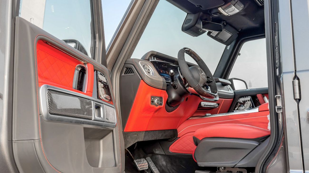 مرسيدس بنز G 63 AMG ستاندارد مرسيدس بنز AMG G 63 موديل 2026، محرك بنزين 4.0 لتر، ناقل حركة أوتوماتيكي (لون كربوني داخلي وخارجي) (