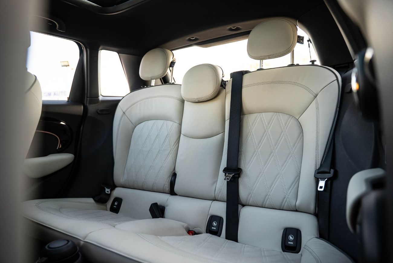 Mini Cooper S 2023 Agency Warranty Full Service History GCC 2.0L Turbo 4 Cylinders Low Mileage