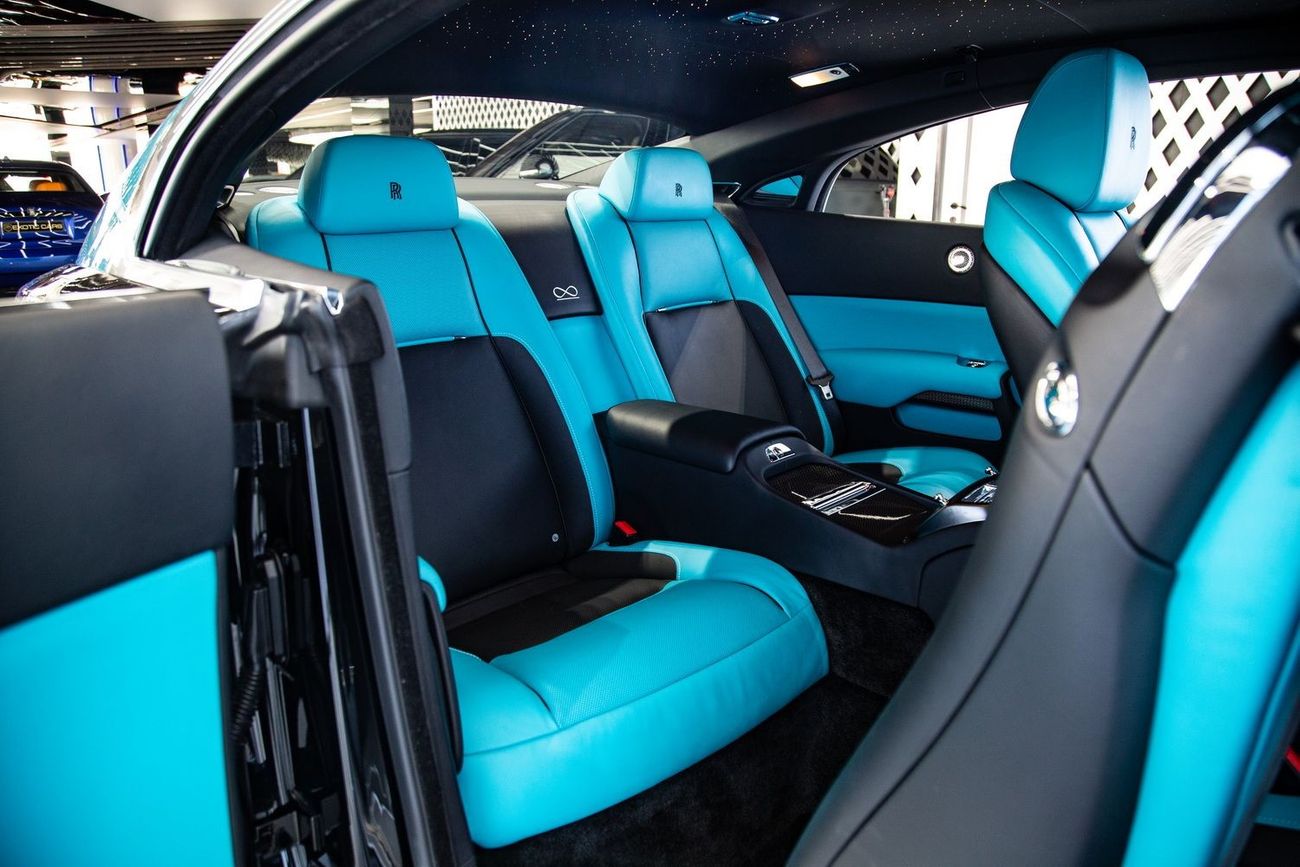 رولز رويس واريث بلاك بادج