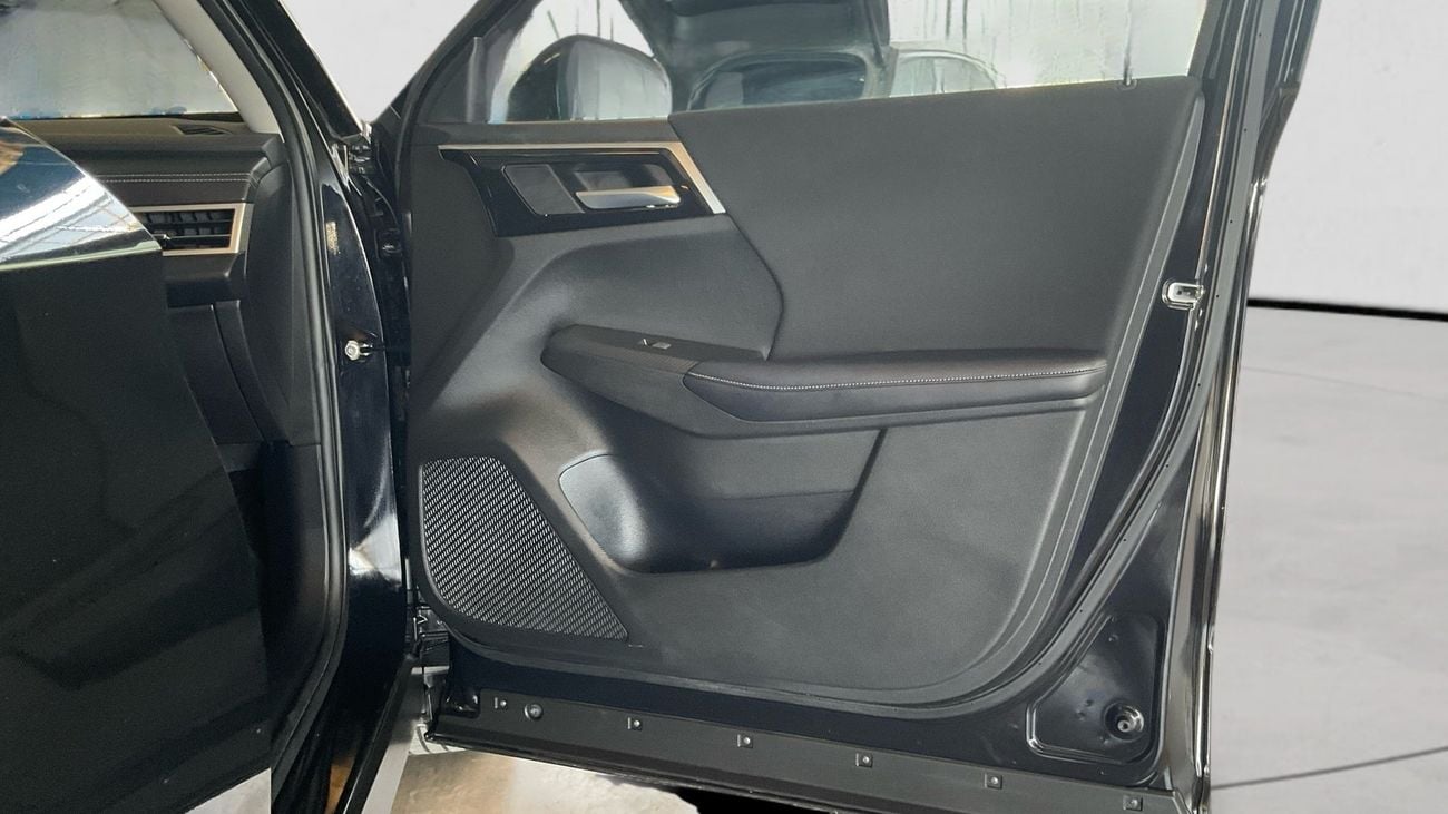 ميتسوبيشي آوتلاندر GLX MIDLINE 2.5 AUTO 4WD 7SEAT ML FABRIC SEATS | شامل الضمان | 0 ﺪﻔﻋﺓ ﺃﻮﻟﻯ