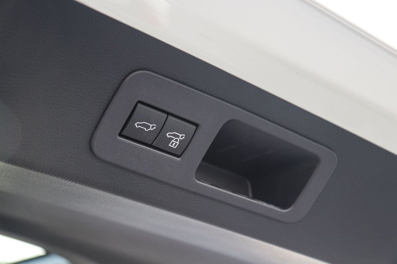 Toyota Land Cruiser GXR 4.0L LAND CRUISER GXR V6 4.0 Mid option 2025 | Ramadan Special Offers.