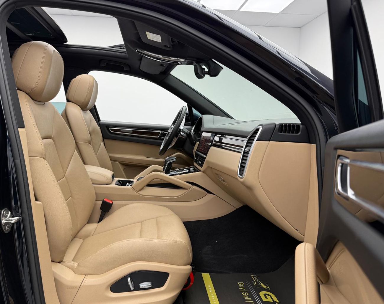 Porsche Cayenne 2021 Porsche Cayenne, Warranty, Full Porsche Service History, Excellent Condition, GCC