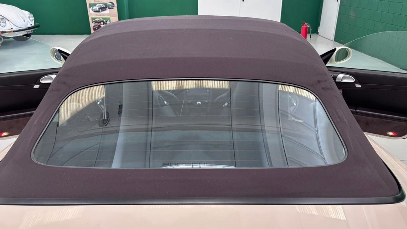 Porsche 911 CARRERA S - Manual - Cream white with Cocoa interiors!