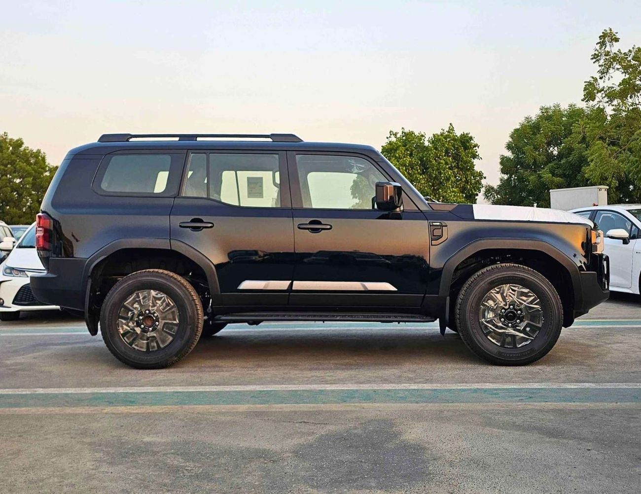 Toyota Prado ALL ROUNDER TURBO / 2.4L PETROL V4 / SUNROOF / DIFFLOCK / COOL BOX (CODE#PR24S1)