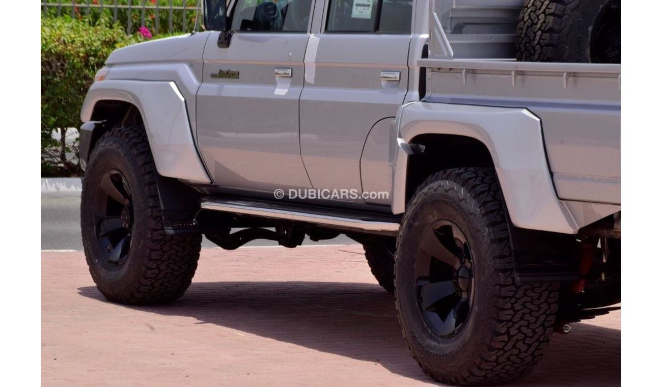 Toyota Land Cruiser 79 Double Cab Pickup Extreme  V8 4.5l Turbo Diesel 6 Seat 4wd Manual Transmission