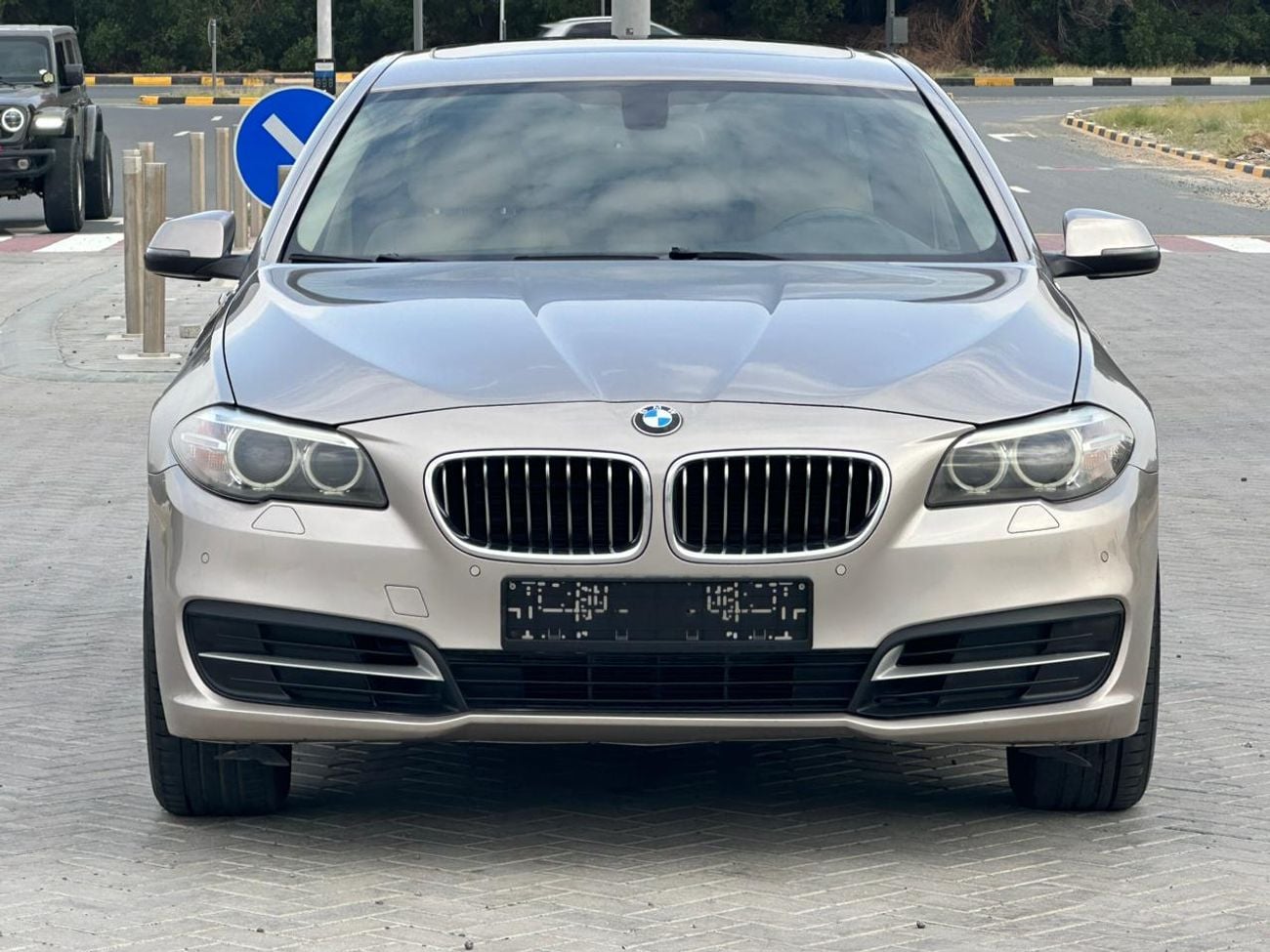 بي أم دبليو 520i