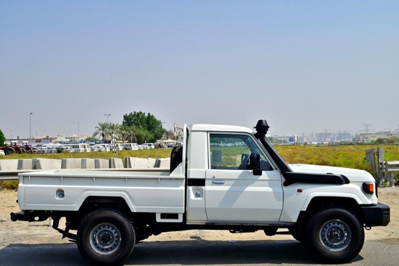 Toyota Land Cruiser Pick Up 2024 TOYOTA LAND CRUISER 79 SINGLE CAB LX V8 4.5L DIESEL 4WD MANUAL TRANSMISSION