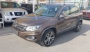 Volkswagen Tiguan 2015 model  2.0 4motion full options Gulf specs panoramic roof